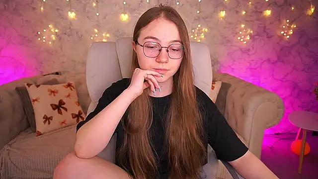 ArrinaWairr online show from March 2026 07:41:01 AM