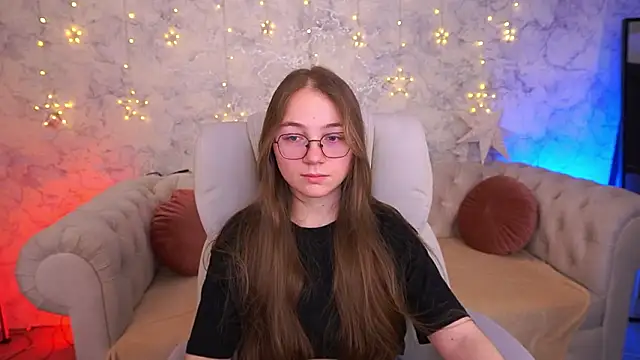 ArrinaWairr online show from February 2026 09:04:02 AM