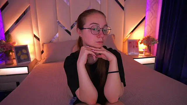 ArrinaWairr online show from May 2026 06:53:02 AM