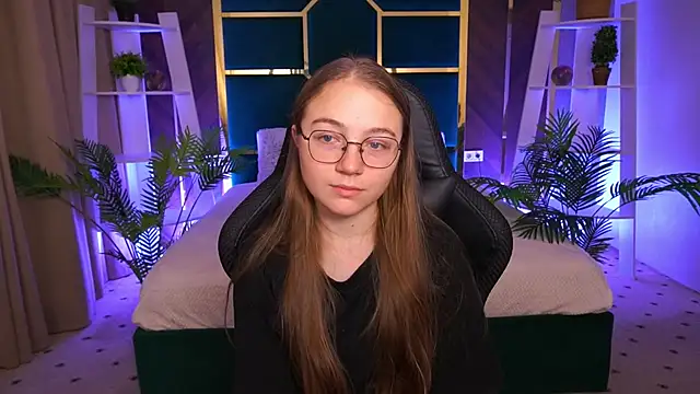 ArrinaWairr online show from October 2025 08:46:03 AM