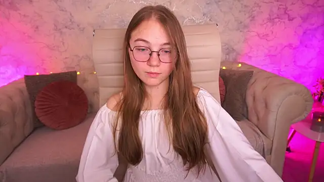 ArrinaWairr online show from June 2026 07:27:02 AM