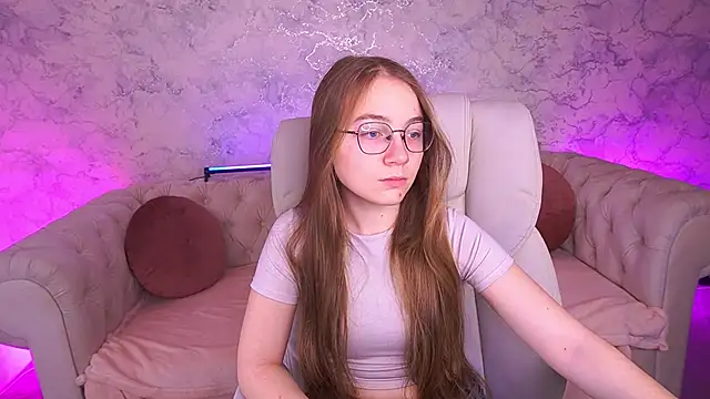 ArrinaWairr online show from December 2025 08:49:02 AM