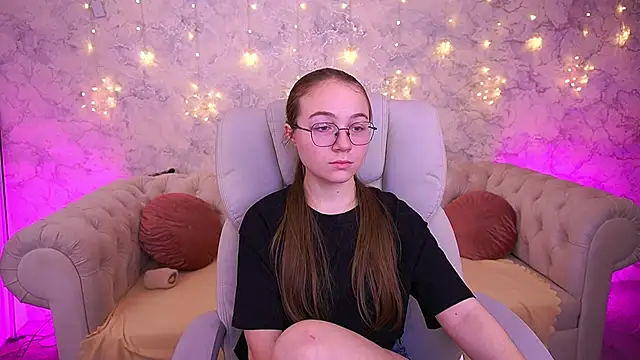 ArrinaWairr online show from February 2026 08:59:01 AM