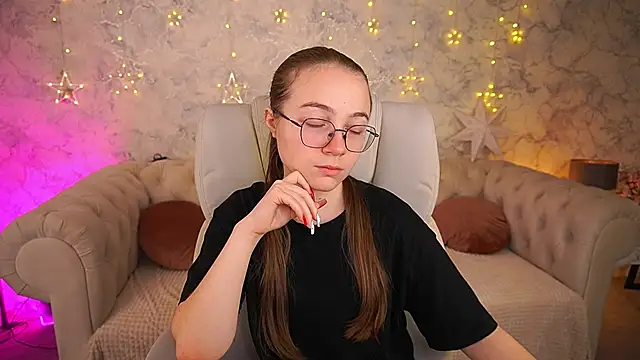 ArrinaWairr online show from January 2026 08:51:02 AM