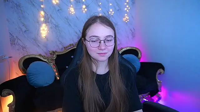 ArrinaWairr online show from February 2026 08:43:01 AM