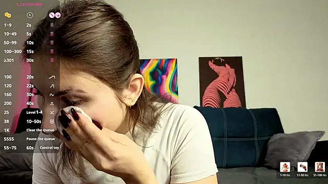 TrixiBell online show from March 2026 05:06:02 AM