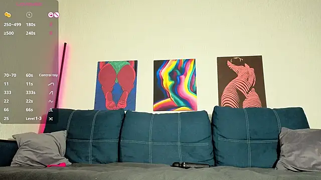 TrixiBell online show from March 2026 05:13:02 AM