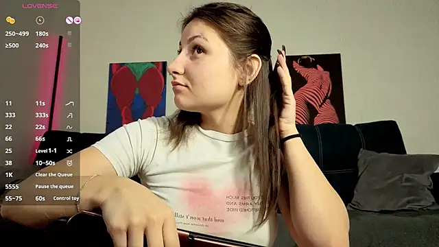 TrixiBell online show from April 2026 04:52:01 AM