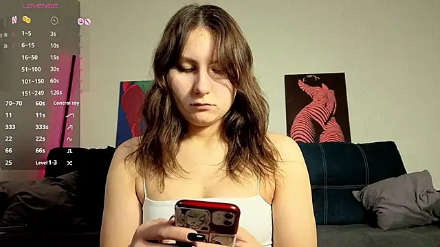 TrixiBell online show from March 2026 04:31:02 AM