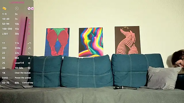 TrixiBell online show from March 2026 04:43:01 AM