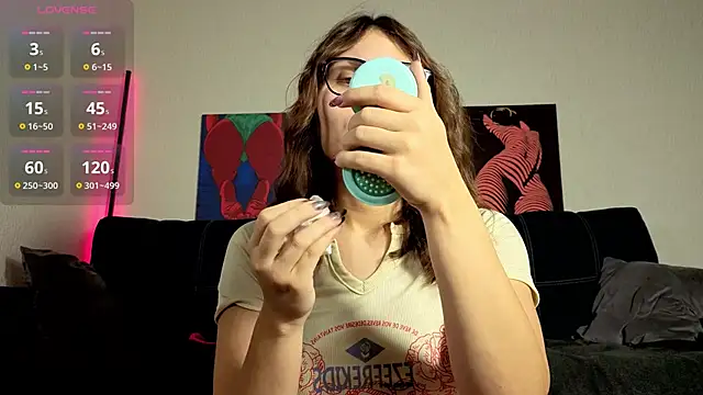 TrixiBell online show from November 2025 04:29:02 AM