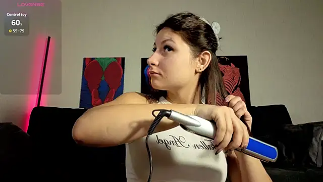 TrixiBell online show from November 2025 05:44:02 AM