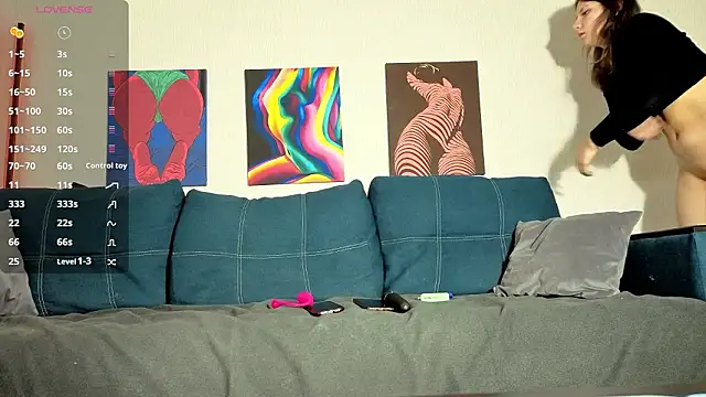 TrixiBell online show from February 2026 05:07:01 AM