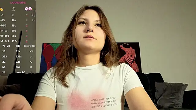 TrixiBell online show from November 2025 04:23:02 AM