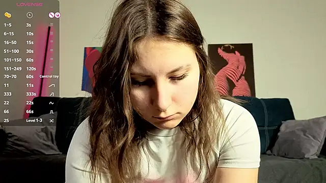 TrixiBell online show from March 2026 04:48:02 AM