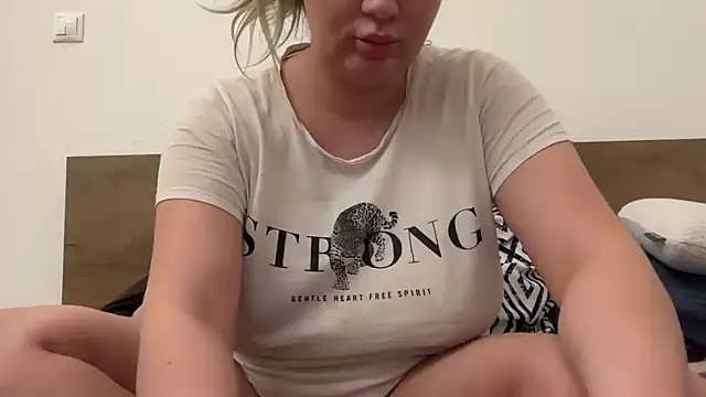 NellyExtraa online show from May 2026 09:46:01 PM
