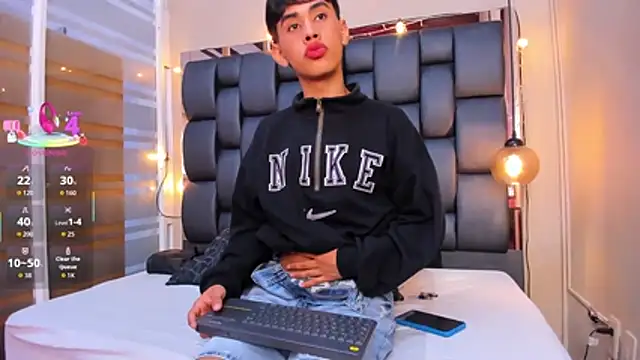 Jim twink online show from November 2025 07:39:01 PM