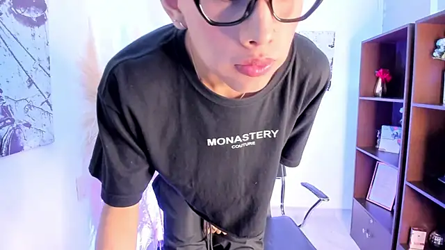 Jim twink online show from October 2025 02:10:01 AM