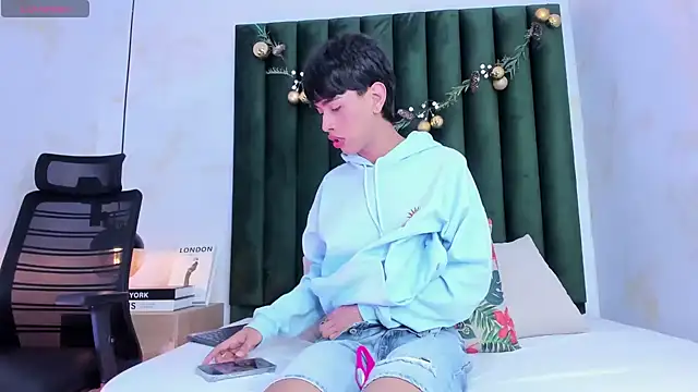 Jim twink online show from December 2025 12:51:02 PM