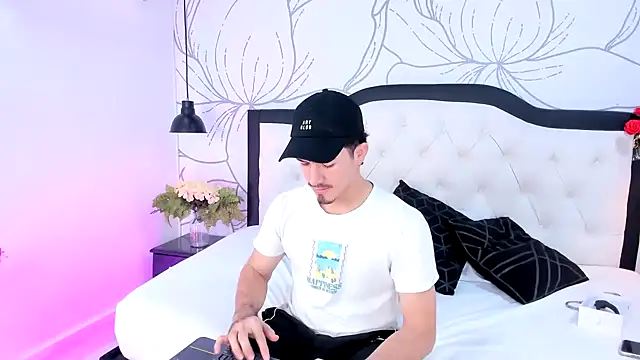 Jim twink online show from February 2026 07:56:01 PM