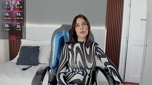 Snapshot of Emmy_Meadows chatting on November 2025 07:28:02 PM Emmy Meadows online show from November 2025 07:28:02 PM