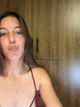 Snapshot of Emmy_Meadows chatting on May 2026 11:47:02 PM Emmy Meadows online show from May 2026 11:47:02 PM