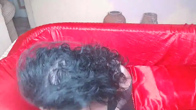 Ambra  online show from November 2025 04:10:01 PM