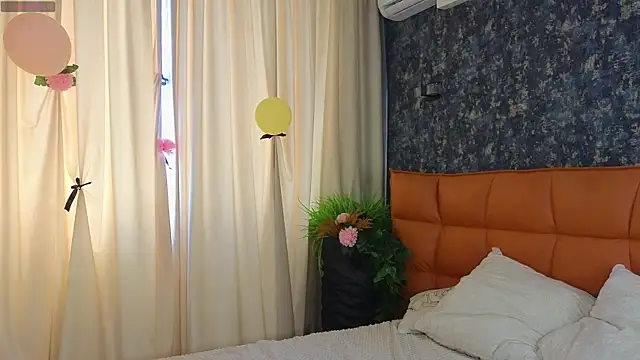 SoftBliss online show from September 2025 06:47:02 AM