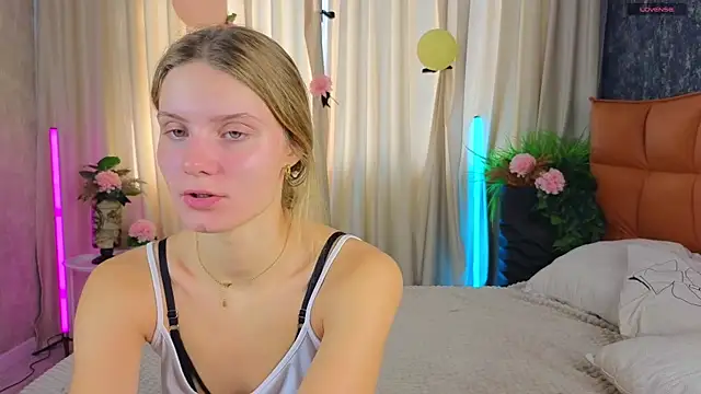 SoftBliss online show from September 2025 06:42:01 AM