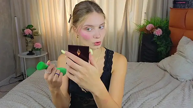 SoftBliss online show from September 2025 06:41:02 AM