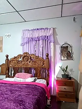 Snapshot of Rebecadiaz13 chatting on February 2026 11:10:02 AM Rebecadiaz13 online show from February 2026 11:10:02 AM