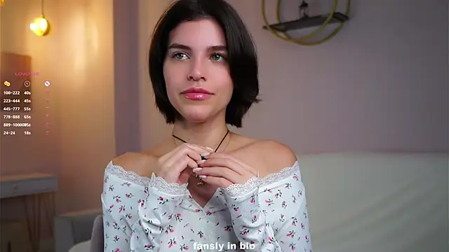 EleneButton online show from November 2025 01:09:02 AM