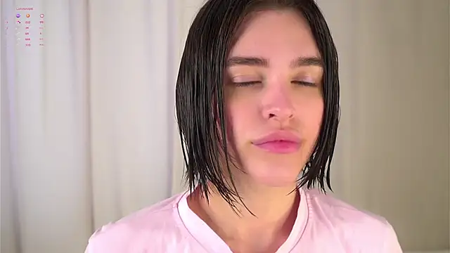 EleneButton online show from April 2026 01:21:01 AM