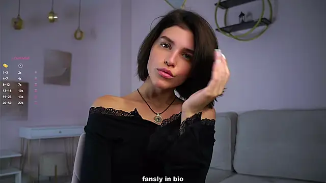 EleneButton online show from November 2025 01:10:01 AM