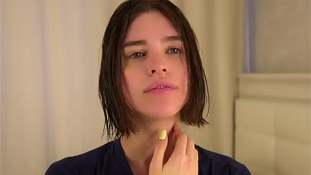 EleneButton online show from April 2026 01:20:02 AM