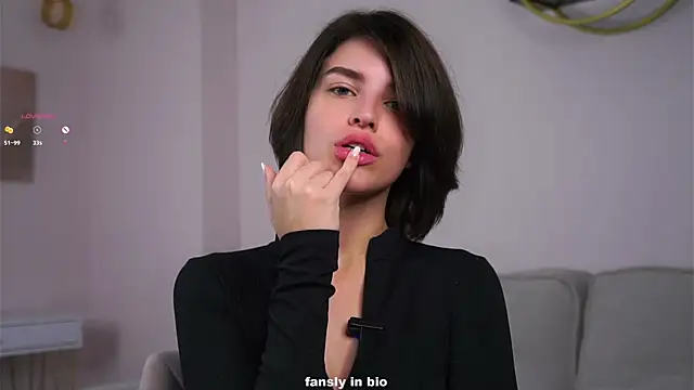 EleneButton online show from November 2025 01:09:01 AM