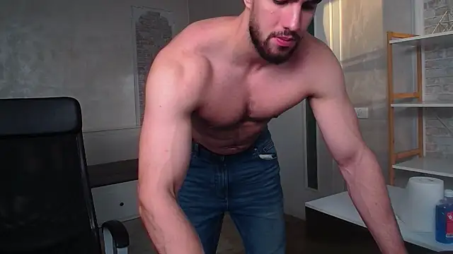 Snapshot of IvanHydee chatting on October 2025 05:39:02 AM IvanHydee online show from October 2025 05:39:02 AM