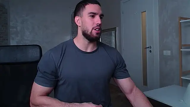 Snapshot of IvanHydee chatting on October 2025 05:39:02 AM IvanHydee online show from October 2025 05:39:02 AM