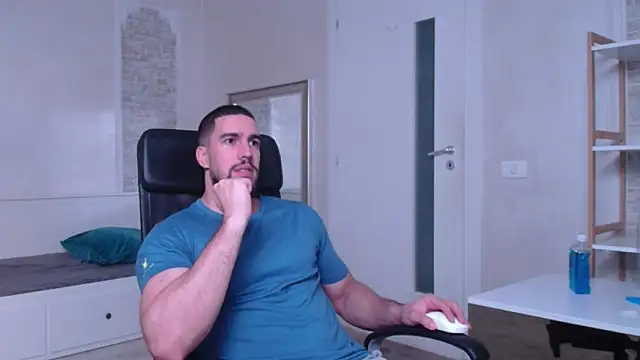 IvanHydee online show from September 2025 04:37:01 AM