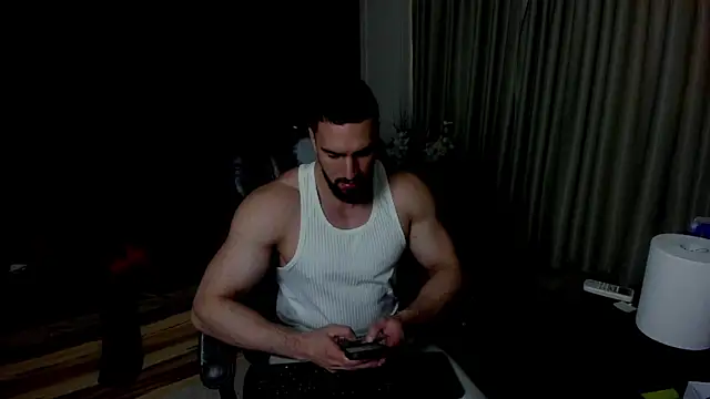 IvanHydee online show from April 2026 04:37:02 AM