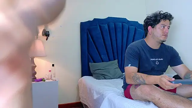 RoxyandAron2 online show from April 2026 12:12:02 PM