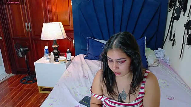 RoxyandAron2 online show from June 2026 12:05:01 PM