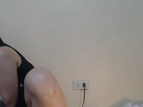 Snapshot of UrKitty_lover18 chatting on October 2025 10:39:02 PM UrKitty lover18 online show from October 2025 10:39:02 PM