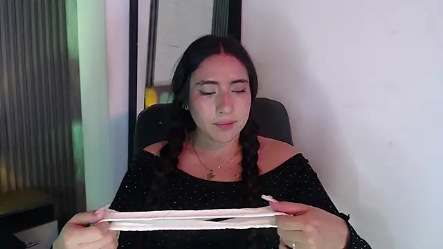 Bonnali lune online show from January 2026 10:49:01 PM