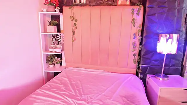 Bonnali lune online show from February 2026 07:52:02 PM