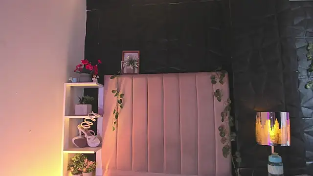 Bonnali lune online show from February 2026 07:45:01 PM