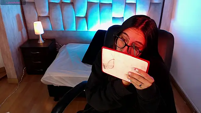 Bonnali lune online show from February 2026 12:59:01 PM