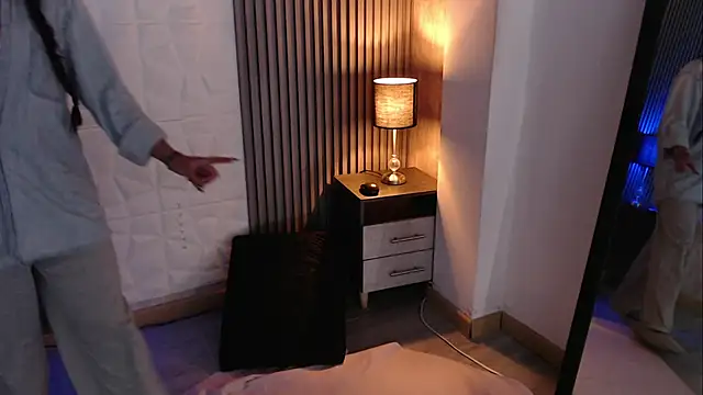 Bonnali lune online show from October 2025 10:20:01 PM