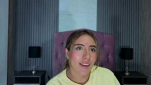 Bonnali lune online show from March 2026 10:02:01 PM