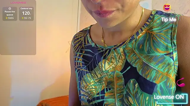 Snapshot of Sheilly_brown chatting on July 2026 07:33:02 PM Sheilly brown online show from July 2026 07:33:02 PM